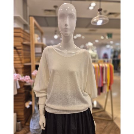 울캐시 브이넥 니트