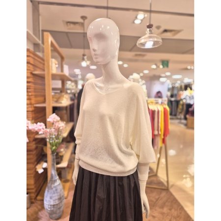 울캐시 브이넥 니트