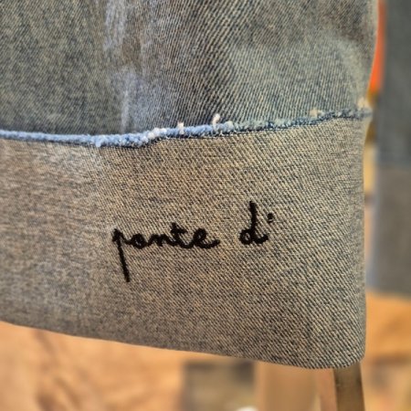 밑단 롤업 자수 통 와이드 팬츠