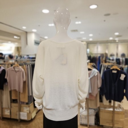 양모캐시혼방 브이넥 니트