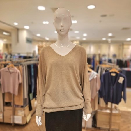 양모캐시혼방 브이넥 니트