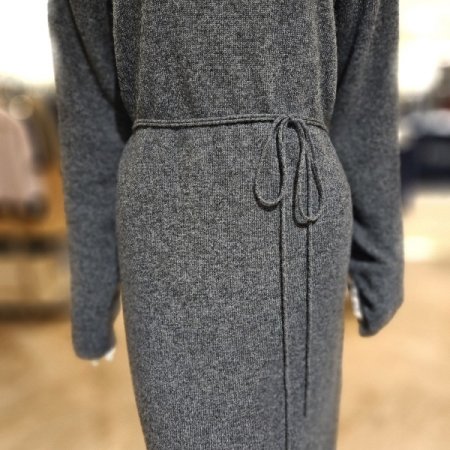 3D 등파임 스트랩 니트 롱 원피스