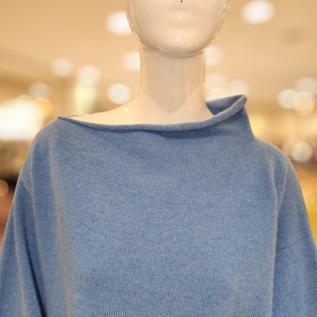 세컨스킨 모혼방 언발란스 넥 긴팔니트