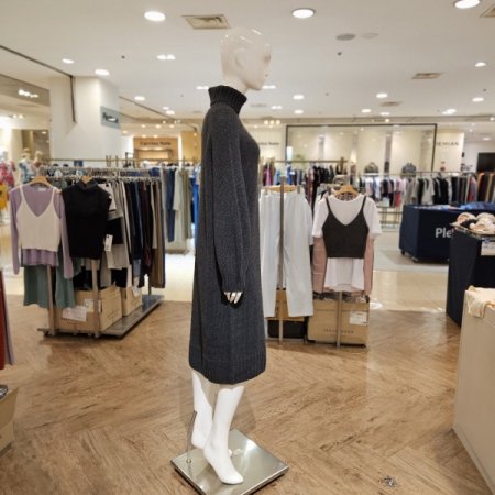 벌룬소매 터틀넥 니트 원피스