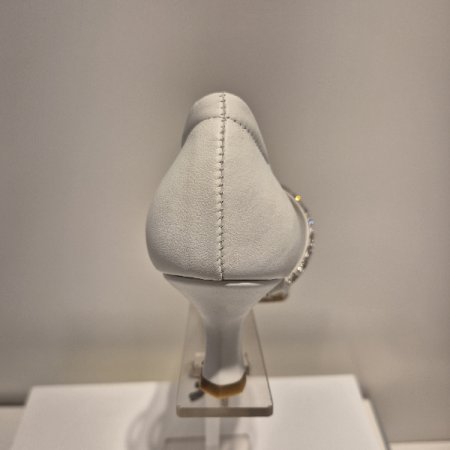 여성 백색 정장 구두