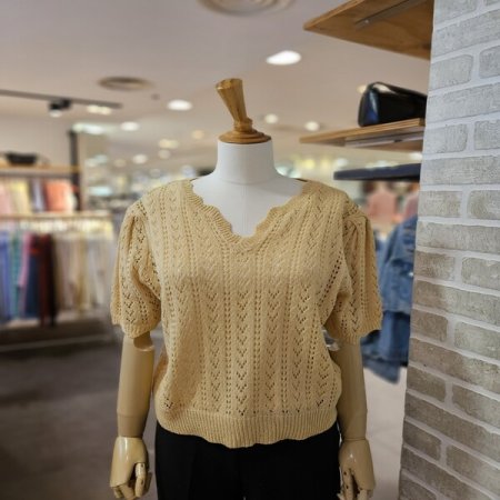 플라워 펀칭 스웨터