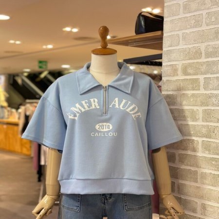 에메랄드 지퍼 카라 티셔츠