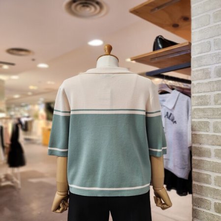 배색 포인트 앞 단추 니트