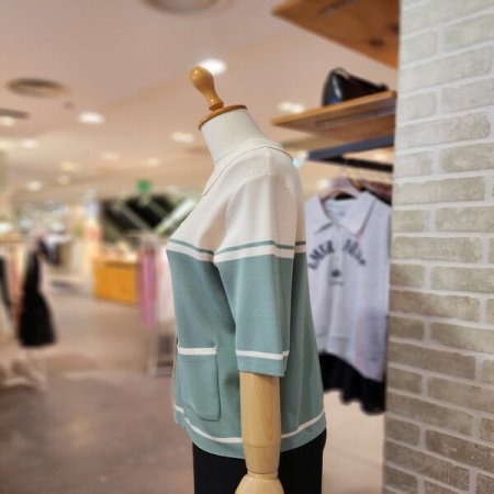 배색 포인트 앞 단추 니트