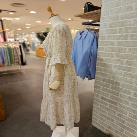 플레어 소매 원피스