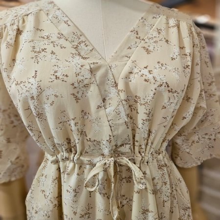 플레어 소매 원피스