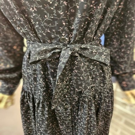 넥 프릴 플라워 원피스