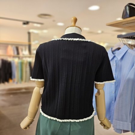 프릴 배색 스웨터