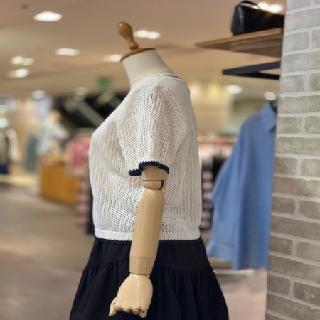 배색 라인 짜임 스웨터