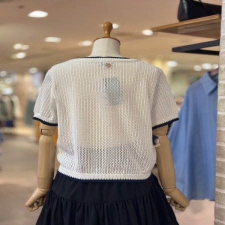 배색 라인 짜임 스웨터