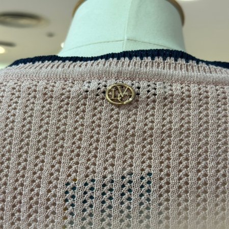 배색 라인 짜임 스웨터