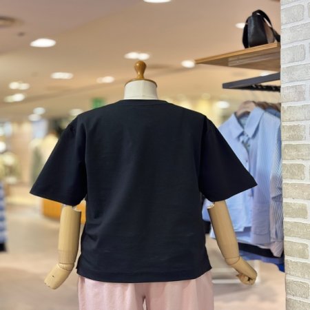 옆트임 자수 티셔츠