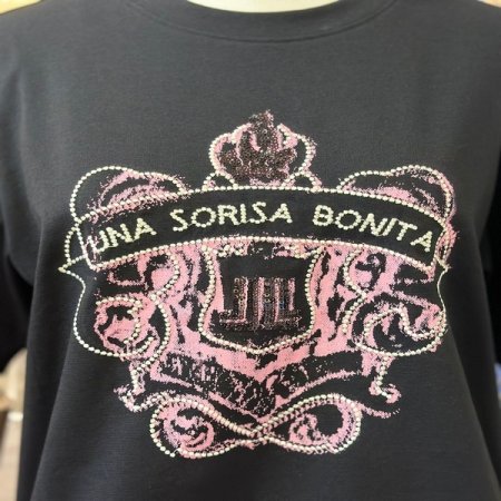 옆트임 자수 티셔츠