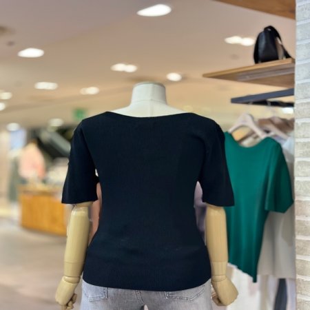 보트넥 솔리드 니트