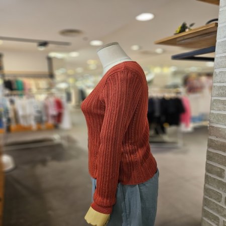 펀칭 자수 가디건