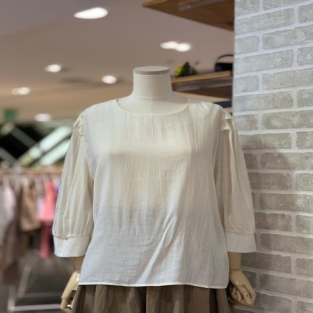 소매 터크 블라우스