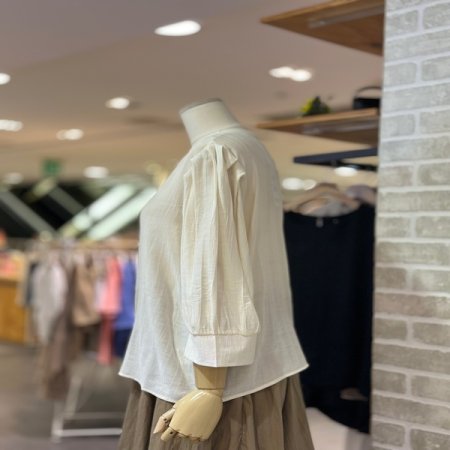 소매 터크 블라우스