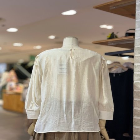 소매 터크 블라우스