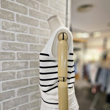 스트라이프 슬리브리스