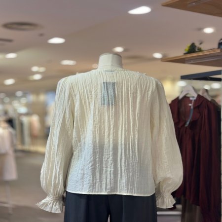 스모킹 셔링 블라우스