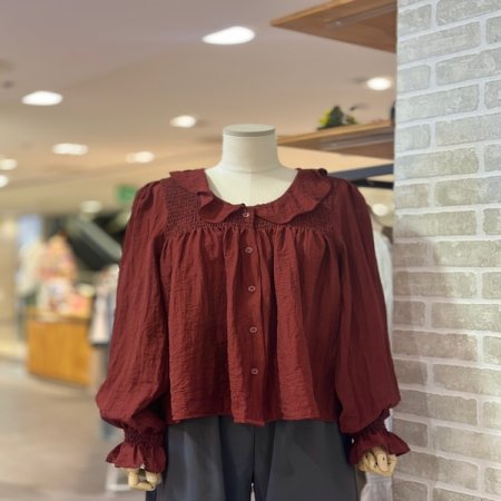 스모킹 셔링 블라우스