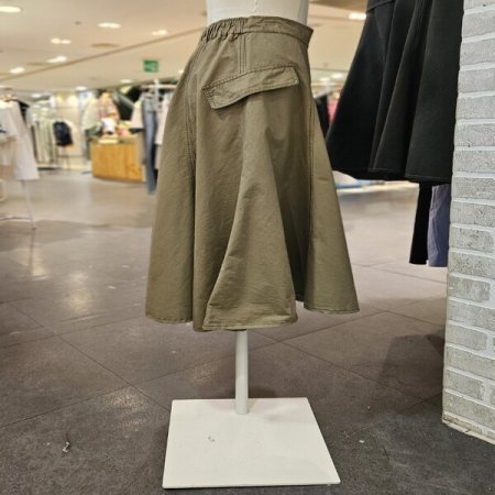 워싱 아웃 포켓 플레어 스커트