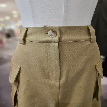 아웃 포켓 A라인 스커트