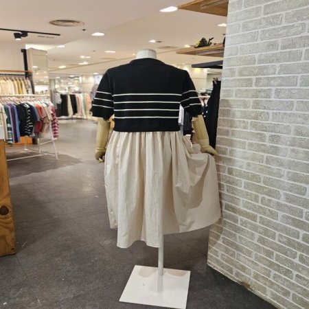 니트 배색 버튼 원피스