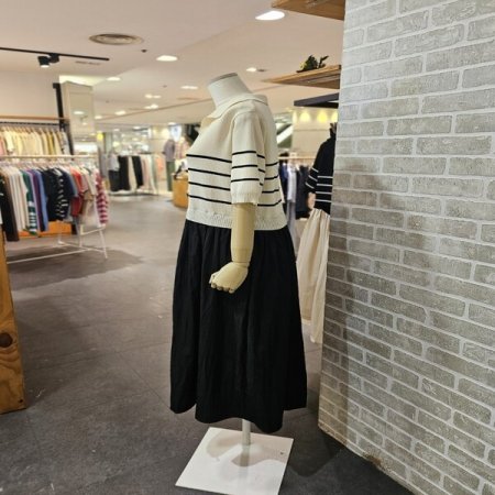 니트 배색 버튼 원피스