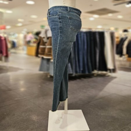 밑단 절개 부츠컷 데님 팬츠
