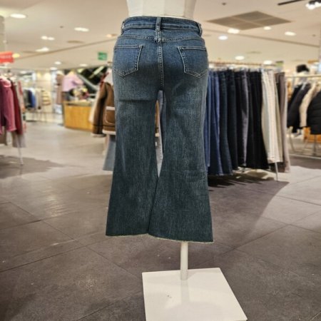 밑단 절개 부츠컷 데님 팬츠