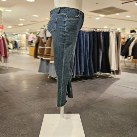 밑단 절개 부츠컷 데님 팬츠