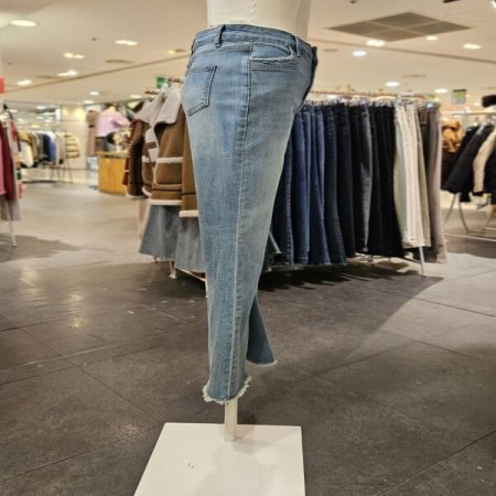 밑단 절개 부츠컷 데님 팬츠