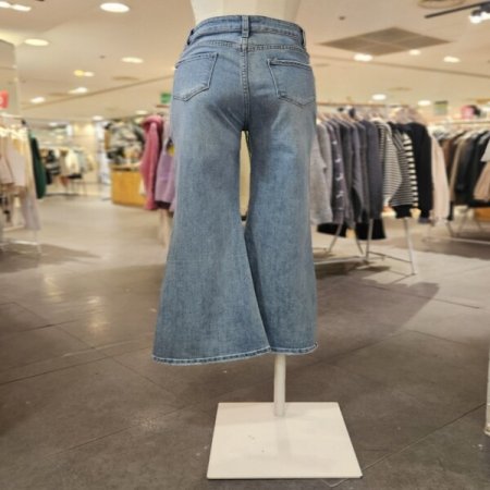 밑단 언발 부츠컷 데님 팬츠