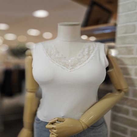 레이스 브이넥 슬리브