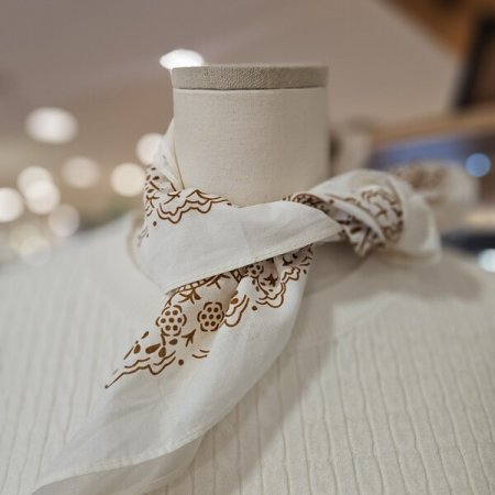 꽃 자수 면 스카프