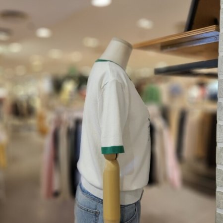 자수 배색 트리밍 니트