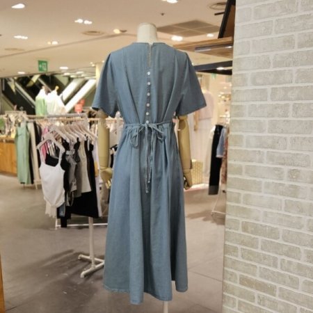 뒤 버튼 반팔 데님 원피스