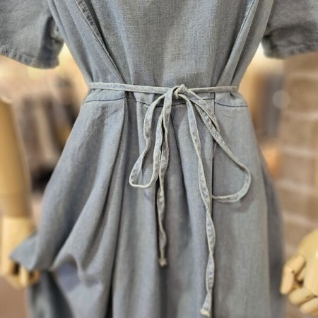 뒤 버튼 반팔 데님 원피스