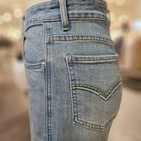 스티치 장식 일자핏 데님 팬츠