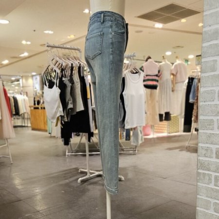 투버튼 부츠컷 데님 팬츠