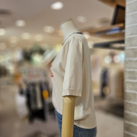 조개 레터링 반팔 풀 오버 니트