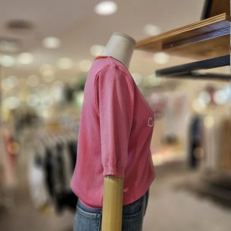 조개 레터링 반팔 풀 오버 니트