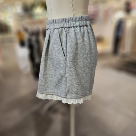 밑단 레이스 숏 팬츠