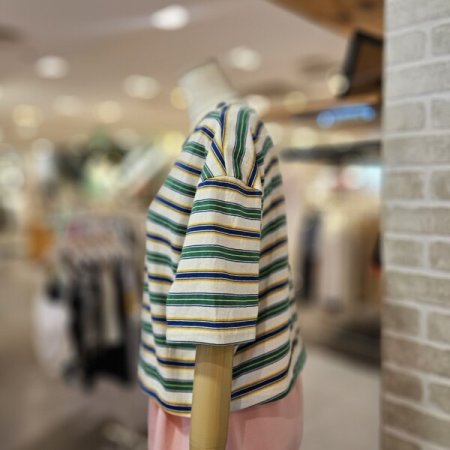 멀티 스트라이프 티셔츠